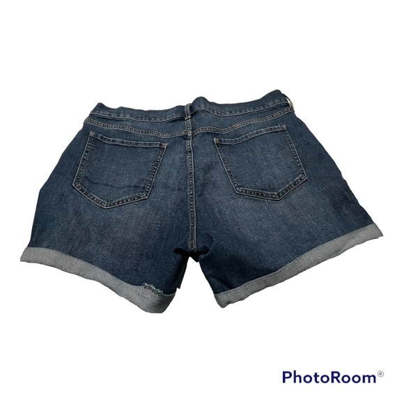 Old Navy Women’s Rolled Denim Shorts - Picture 2 of 3